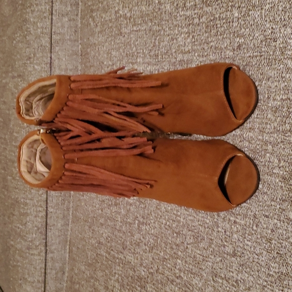 Camel booties with tassels size 10 - Picture 3 of 4